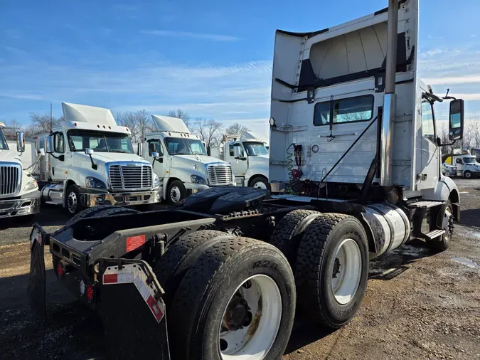 2019 VOLVO VNL64T-300