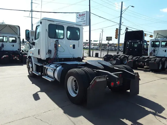 2016 FREIGHTLINER/MERCEDES CASCADIA 113