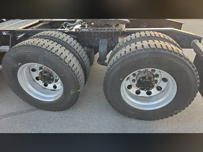 2024 Freightliner Cascadia 126