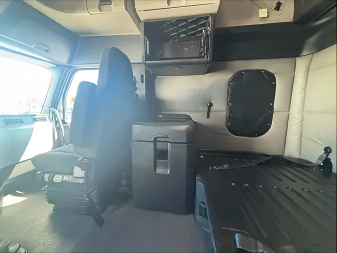 2020 Freightliner Cascadia 126