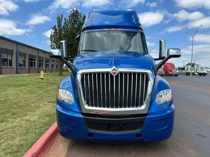 2021 INTERNATIONAL LT