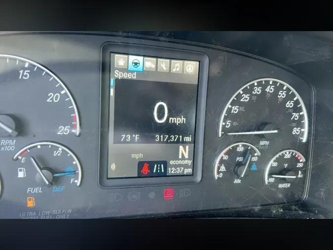 2019 Freightliner Cascadia 126