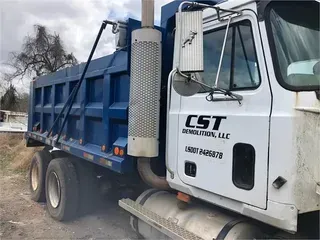 2002 MACK CH613