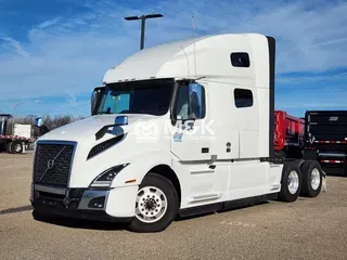 2025 VOLVO VNL64T760