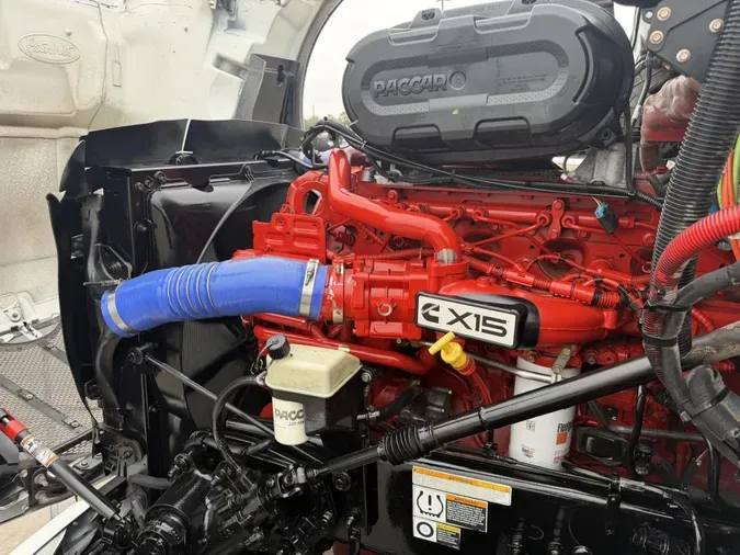 2022 Peterbilt 57935682d9f842684fcab936a72abb6ffeb