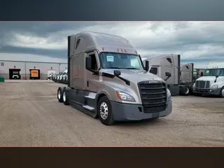 2021 Freightliner Cascadia 126
