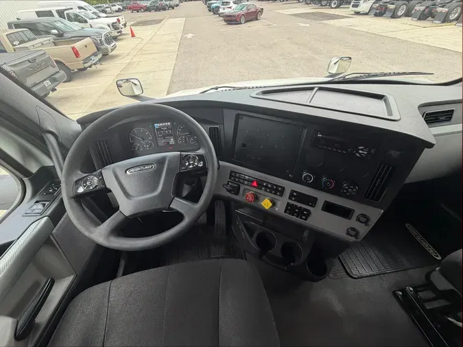 2020 Freightliner Cascadia 126
