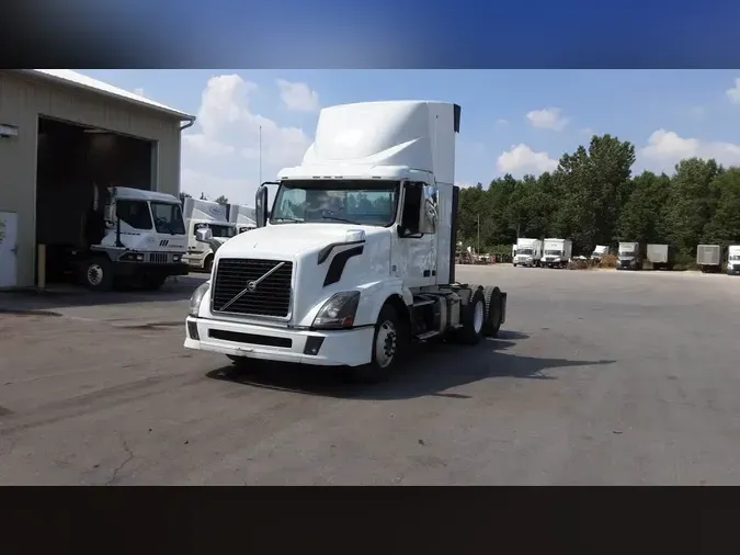 2016 Volvo VNL300