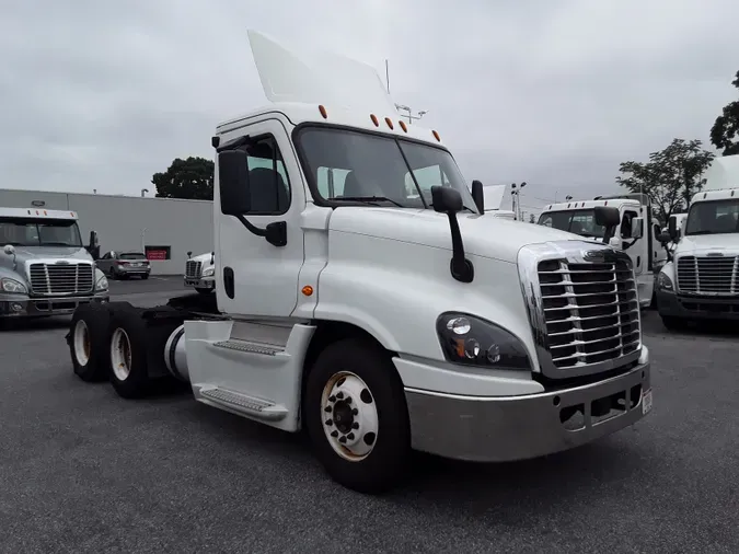 2016 FREIGHTLINER/MERCEDES CASCADIA 125