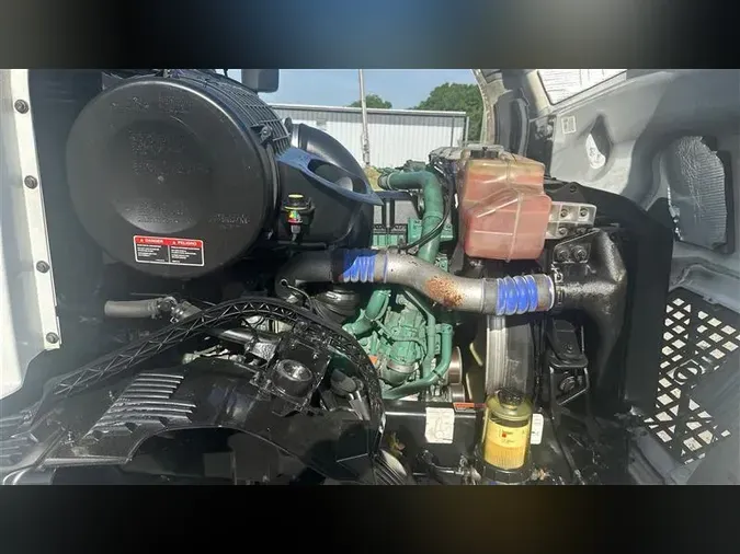 2018 VOLVO VNL670