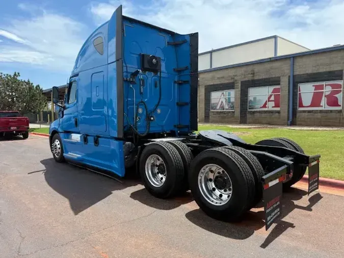 2021 FREIGHTLINER CASCADEVO1