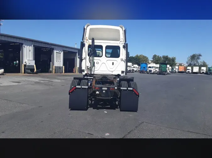 2019 Freightliner Cascadia 126