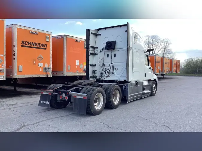 2022 Freightliner Cascadia 126