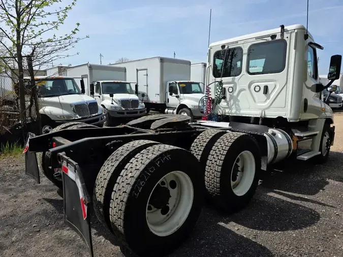 2018 FREIGHTLINER/MERCEDES CASCADIA 125