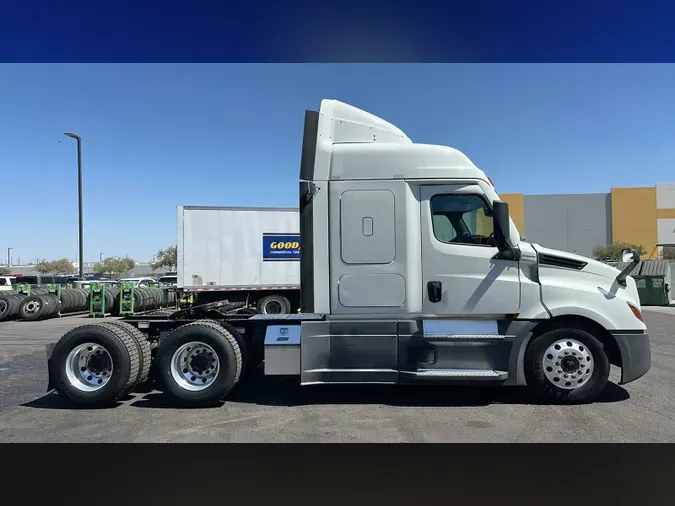 2022 Freightliner Cascadia 126357fe4439340d84a21c476e47d0fc190