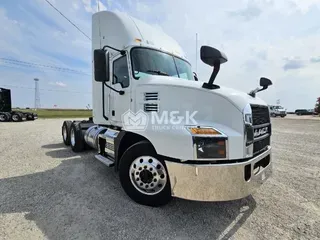 2020 MACK AN64T