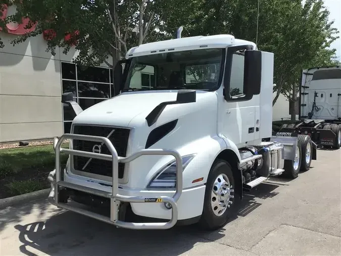 2022 VOLVO VNR64T300358096d42fed5d5506488aa911a00f4e