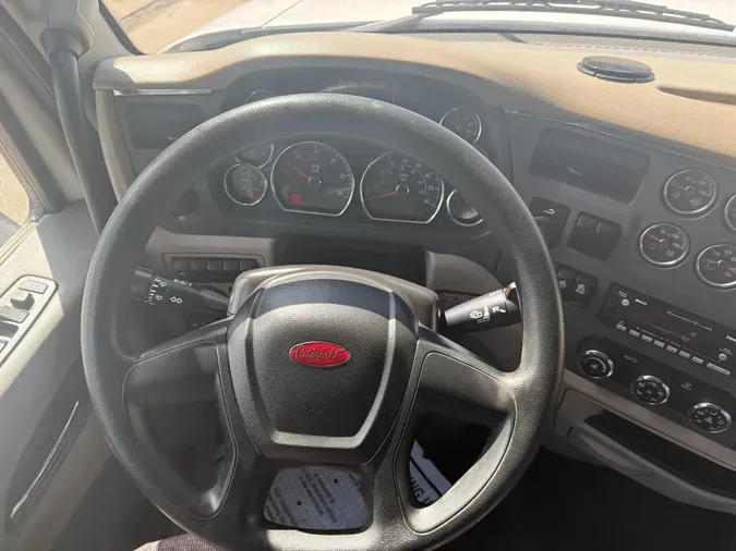 2022 Peterbilt 579