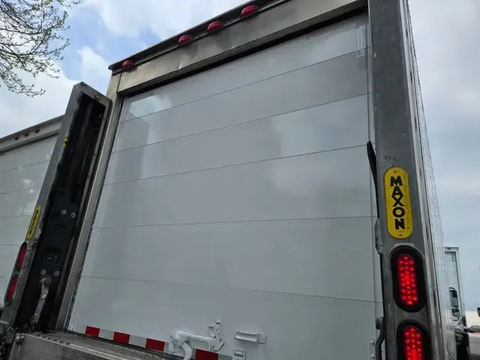 2019 FREIGHTLINER/MERCEDES M2 106