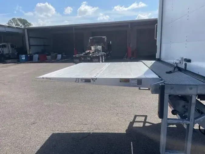 2020 Peterbilt 337