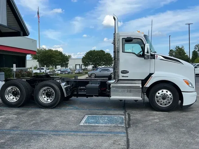 2025 Kenworth T680