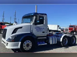 2017 VOLVO VNL64T300