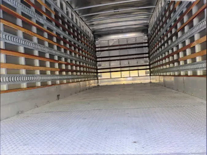 2020 Peterbilt 33735915e8185db2c4682c97b75c9770637