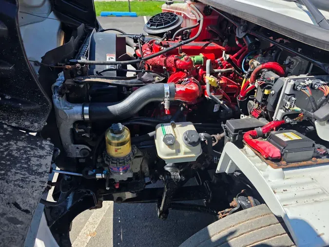 2015 FREIGHTLINER/MERCEDES M2 106