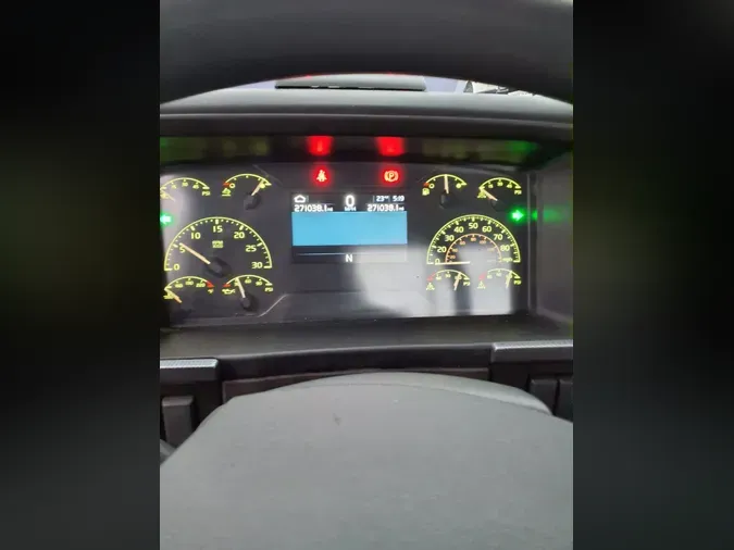 2019 VOLVO VNL64T-300