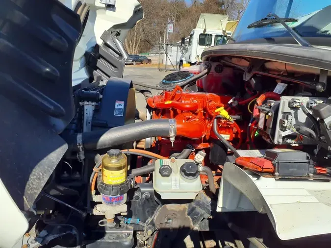 2021 FREIGHTLINER/MERCEDES M2 106