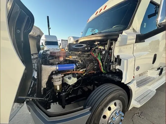 2023 Freightliner Cascadia 126
