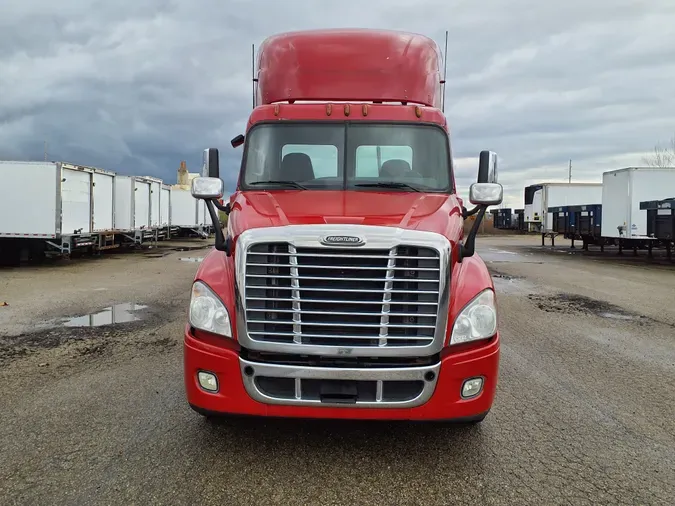 2014 FREIGHTLINER/MERCEDES CASCADIA 125