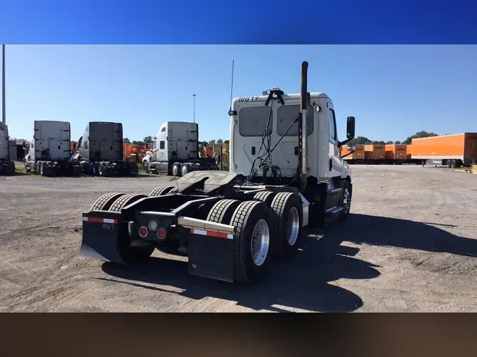 2019 Freightliner Cascadia 126359fb9e16b33111aa39f3af45774e2d7