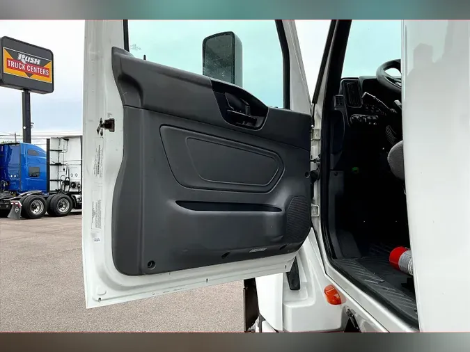 2022 INT LT625 6x4
