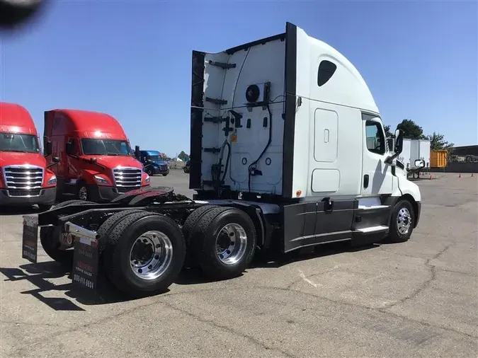 2020 FREIGHTLINER CA126