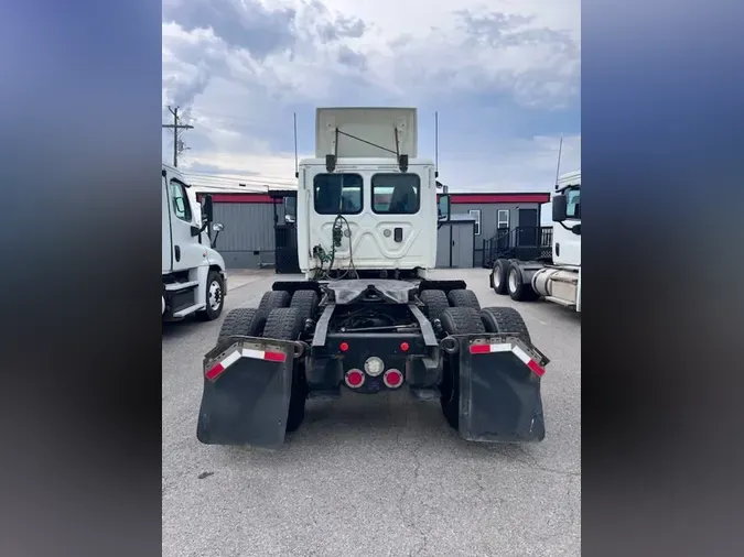 2017 FREIGHTLINER/MERCEDES CASCADIA 125