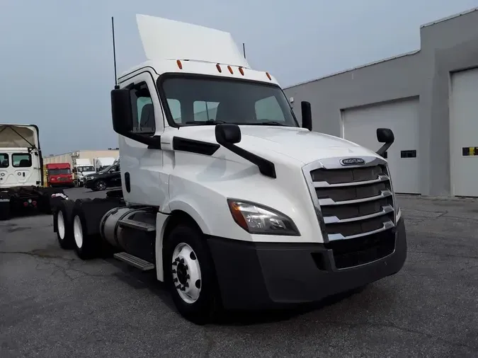 2018 FREIGHTLINER NEW CASCADIA PX12664