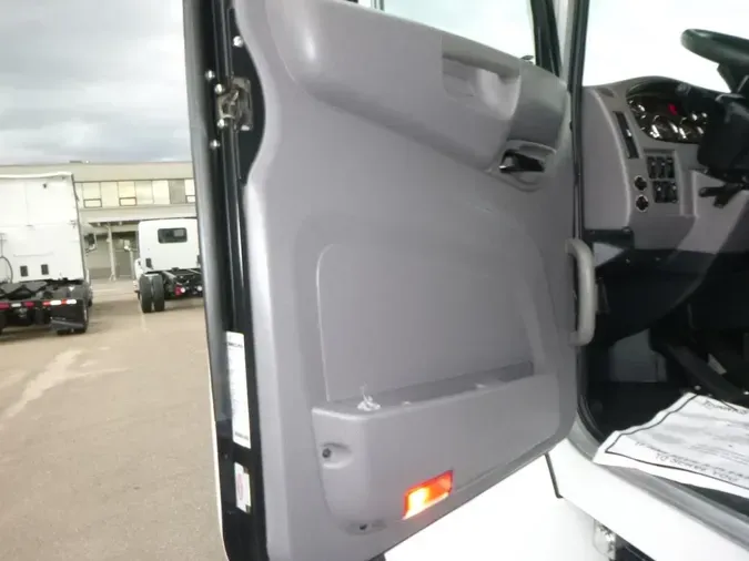 2021 Peterbilt 337