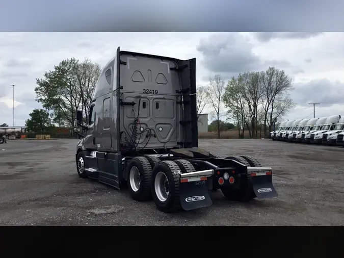 2024 Freightliner Cascadia 126