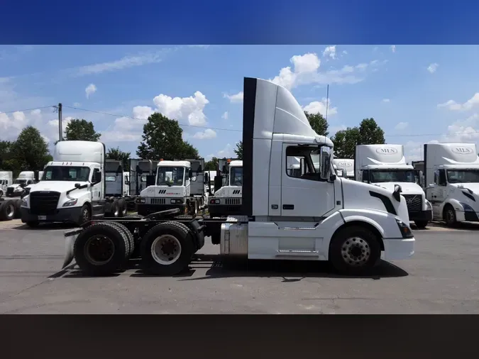 2018 Volvo VNL300