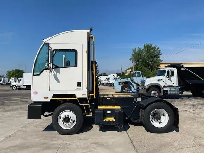 2022 AutoCar ACTT42