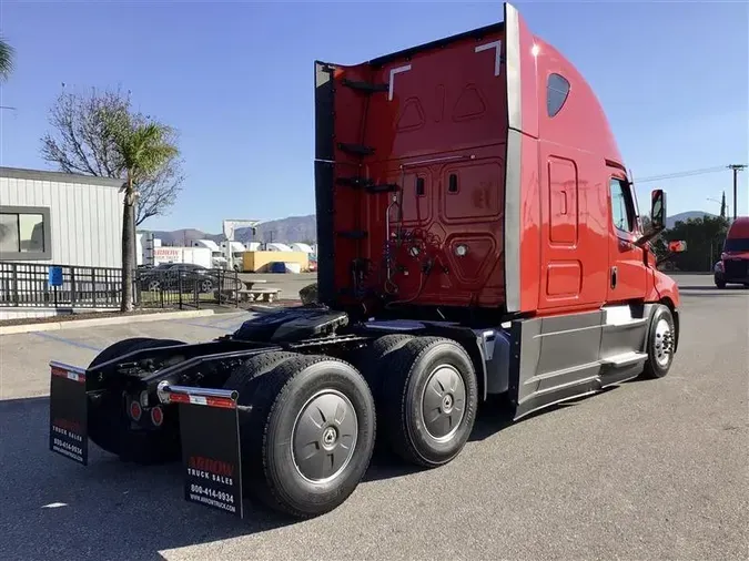 2021 FREIGHTLINER CA126