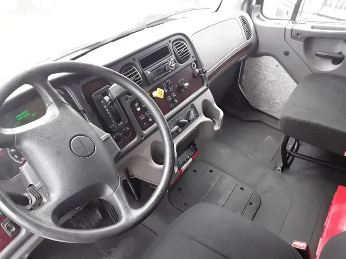 2018 FREIGHTLINER/MERCEDES M2 106