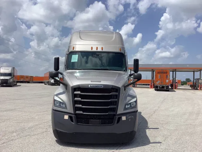 2022 Freightliner Cascadia 126