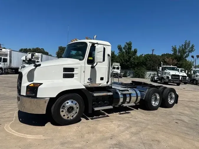 2022 MACK AN64T