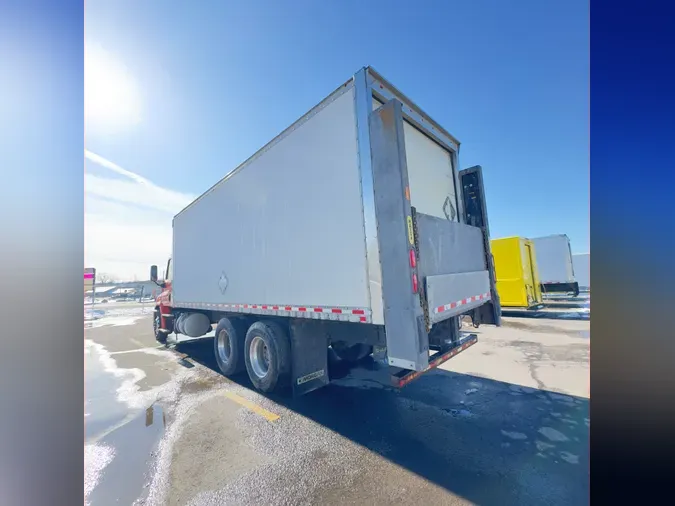 2017 FREIGHTLINER/MERCEDES CASCADIA 113