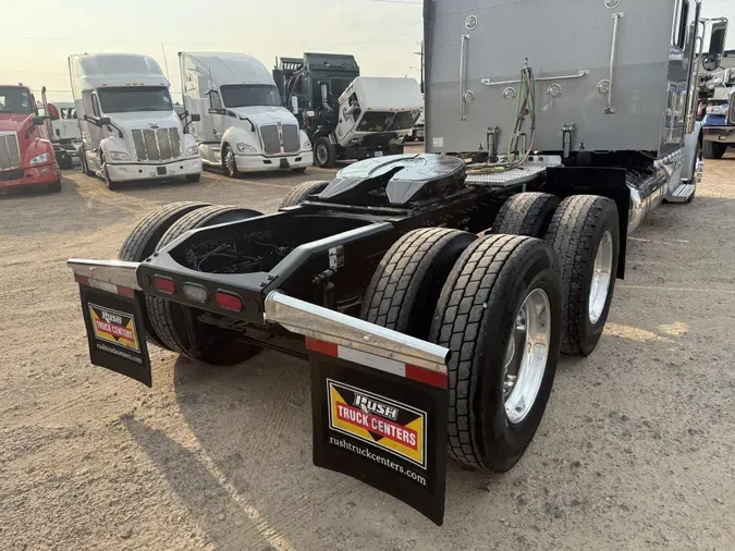 2023 Peterbilt 389