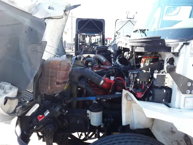 2017 NAVISTAR INTERNATIONAL 4300