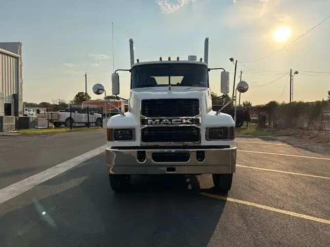 2025 MACK PI64T