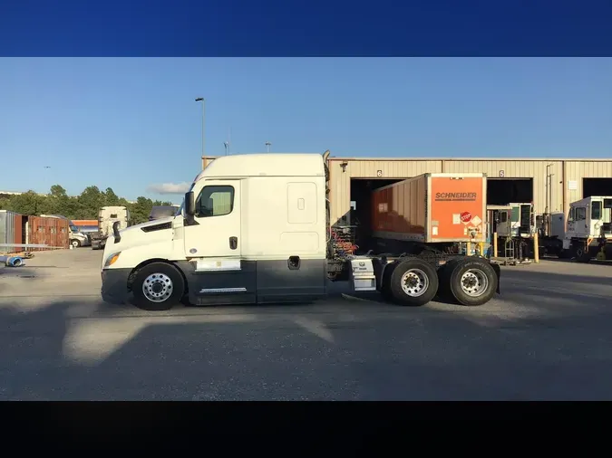 2022 Freightliner Cascadia 126